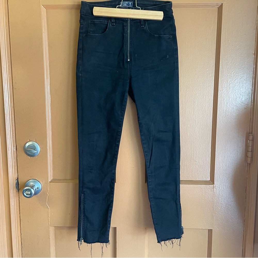 Abercrombie & Fitch All black Super Skinny High waist crop ankle jeans
